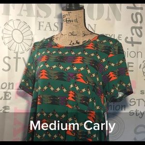 Medium LuLaRoe Carly
